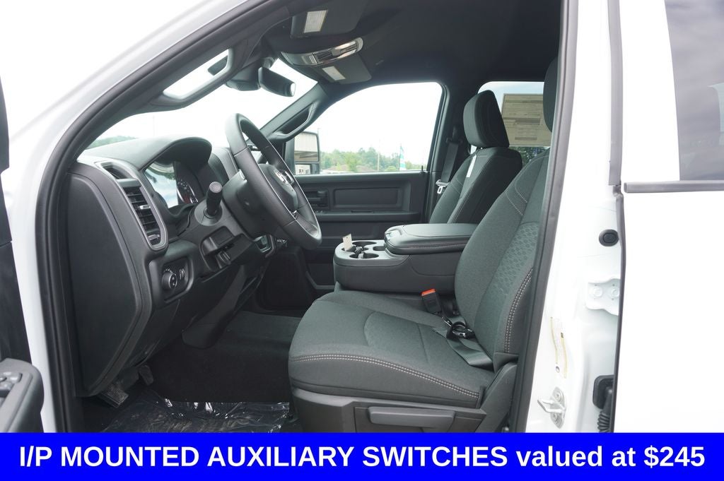 2026 RAM 2500 RAM 2500 BLACK EXPRESS CREW CAB 4X4 6'4' BOX