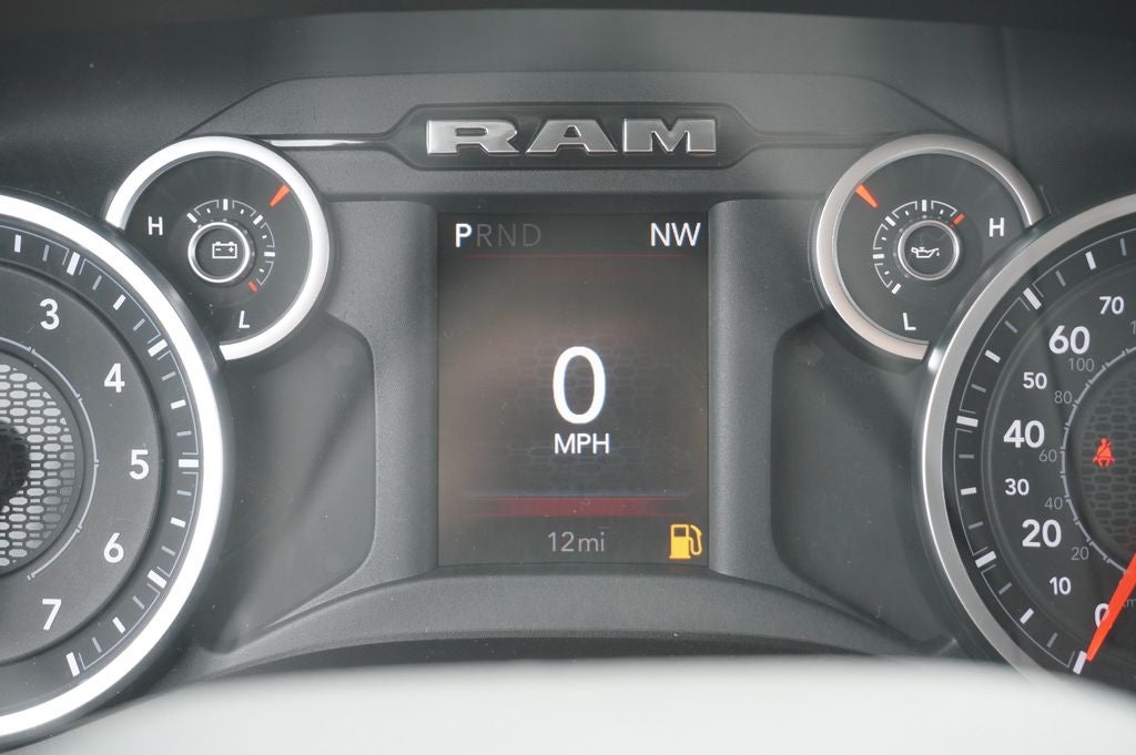 2026 RAM 2500 RAM 2500 BLACK EXPRESS CREW CAB 4X4 6'4' BOX