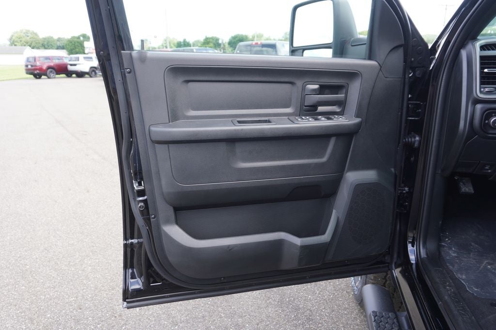 2026 RAM 2500 RAM 2500 BLACK EXPRESS CREW CAB 4X4 6'4' BOX