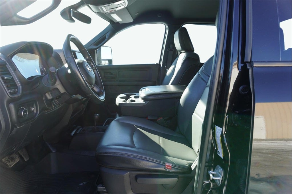 2023 RAM 2500 Tradesman Crew Cab 4x4 6'4' Box