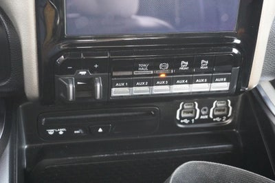 2019 RAM 2500 Laramie Crew Cab 4x4 6'4' Box