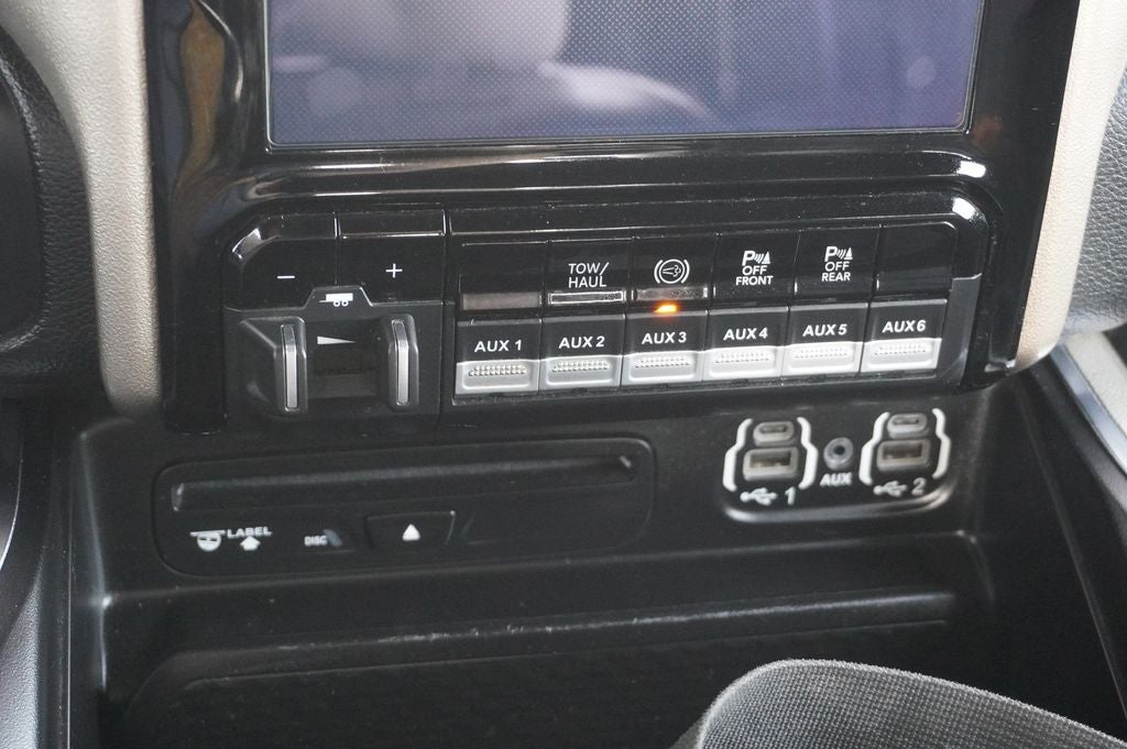 2019 RAM 2500 Laramie Crew Cab 4x4 6'4' Box