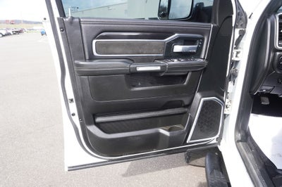 2019 RAM 2500 Laramie Crew Cab 4x4 6'4' Box