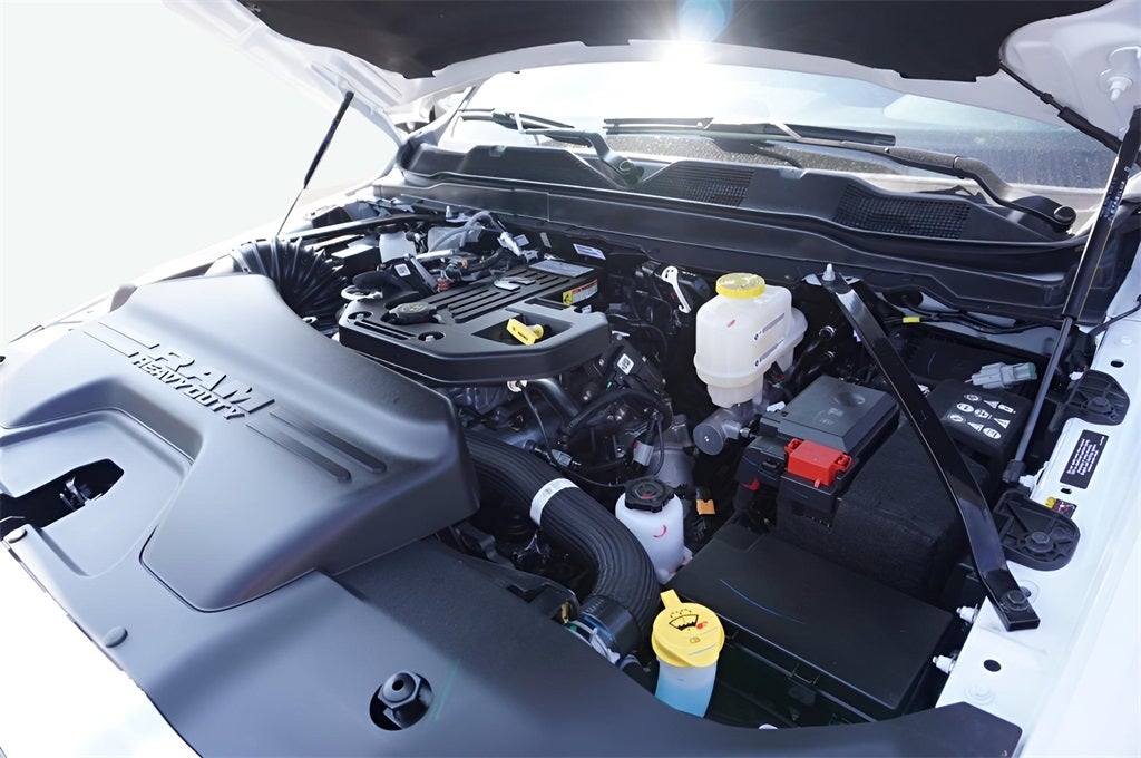 2026 RAM Ram 5500 Chassis Cab RAM 5500 TRADESMAN CHASSIS CREW CAB 4X4 84' CA