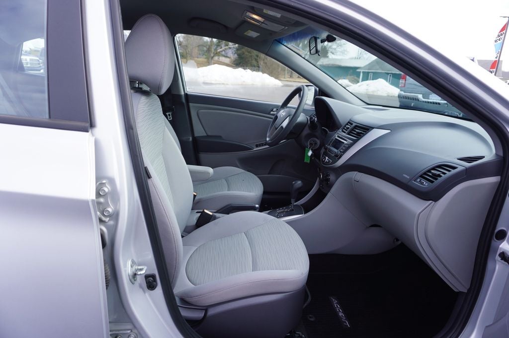 2016 Hyundai Accent SE