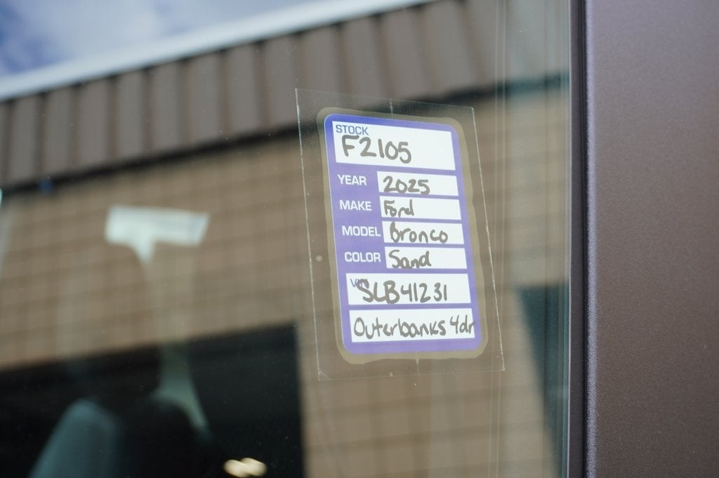 2025 Ford Bronco Outer Banks