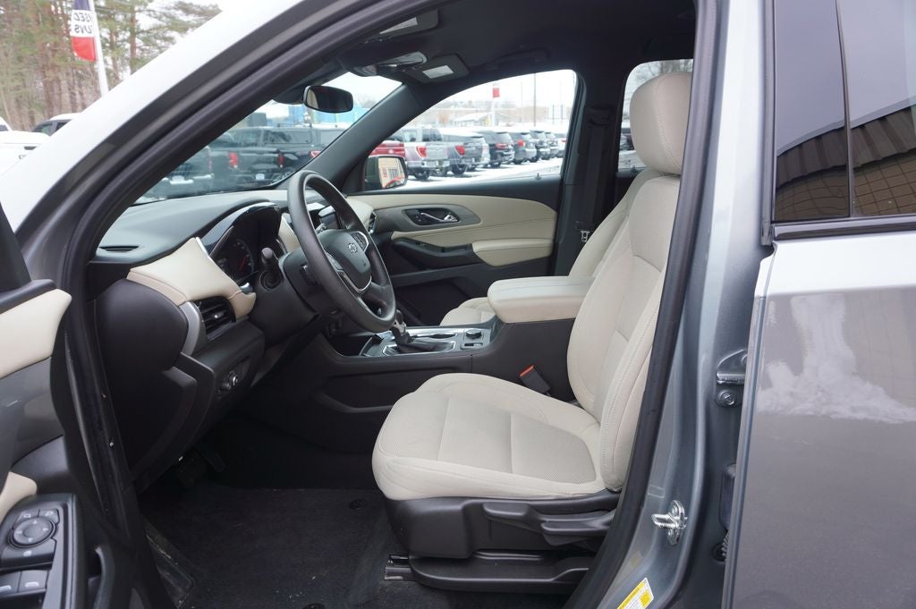 2023 Chevrolet Traverse LS