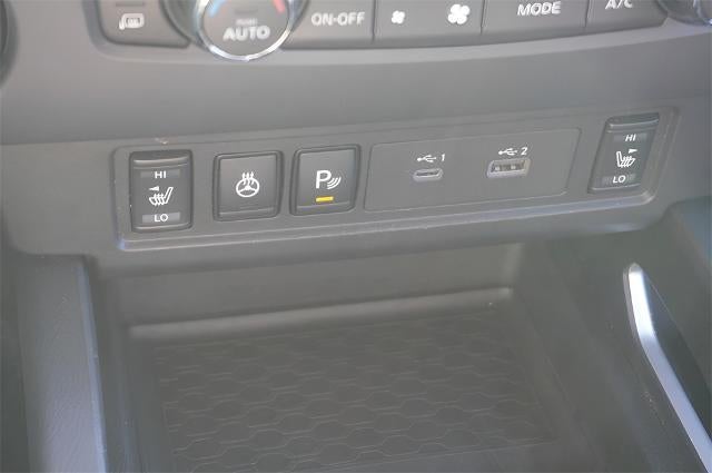 2023 Nissan Frontier SV