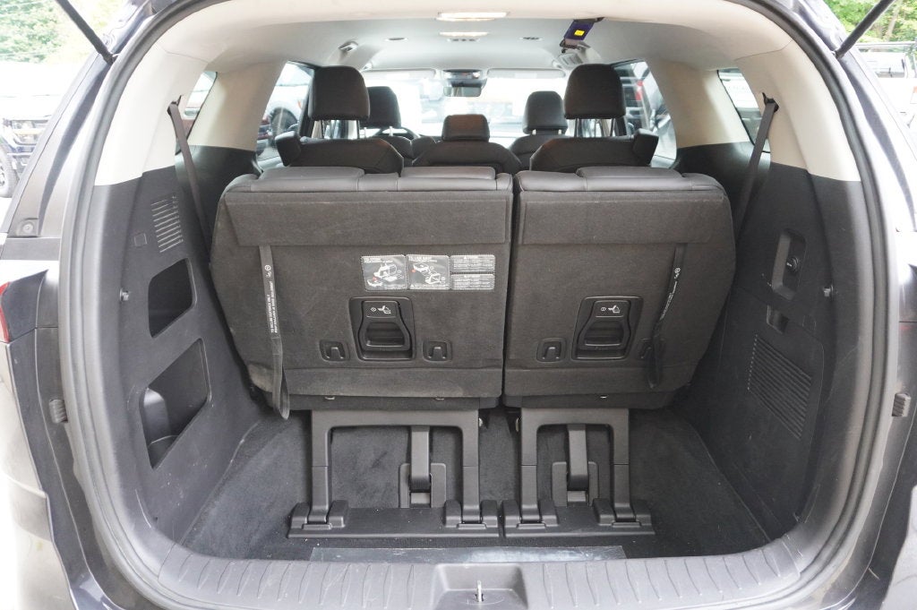 2023 Kia Carnival LX Seat Package