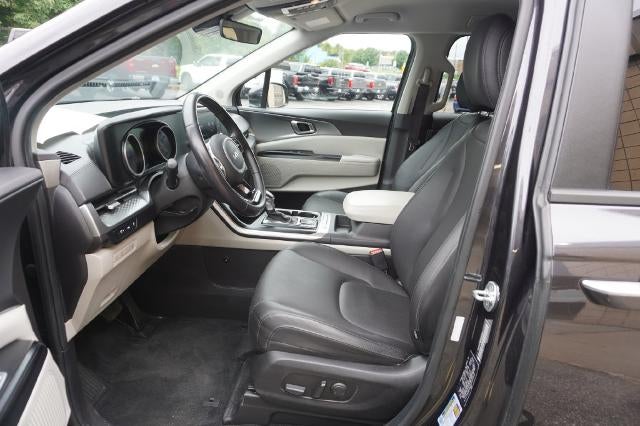 2023 Kia Carnival LX Seat Package