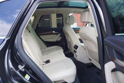 2023 Audi Q5 45 S line Premium quattro